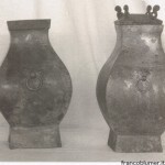 Coppia di vasi Hu quadrati con maschere T'ao-T'ieh e anelli. Dinastia Han , 206AC - 220DC